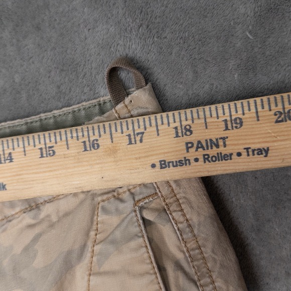 GAP Shorts Mens 34 11" Cargo Desert Camouflage Paratrooper Fatigue Military Y2K - Picture 8 of 13